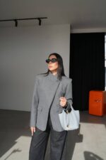 Tailored grey blazer