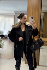 Faux fur collar black coat