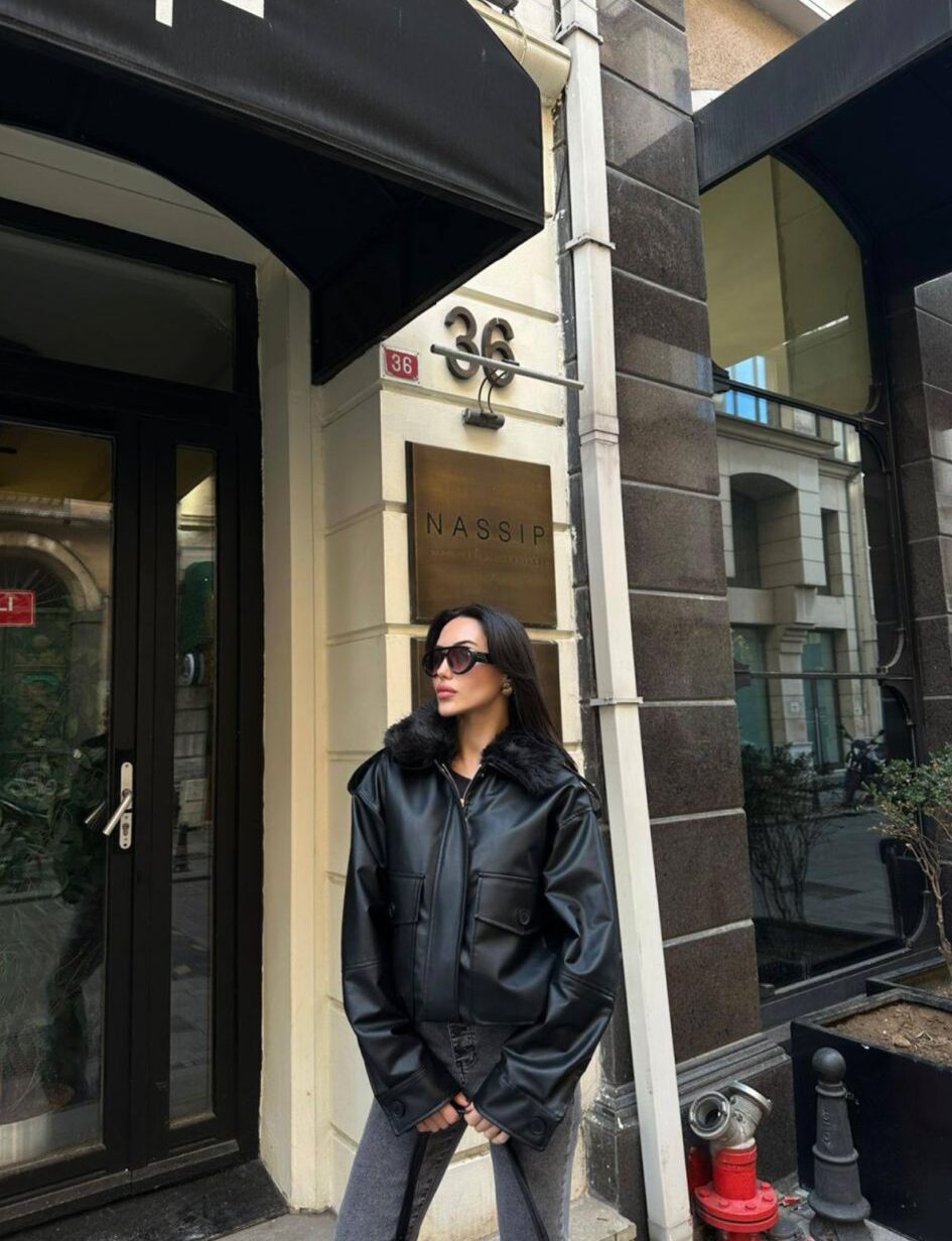 ad6a6456-0fe7-4ae8-8e4f-920a3887423d Black leather jacket with fur collar - Image 1